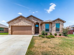 431 Skipper Ln, Azle, TX 76020