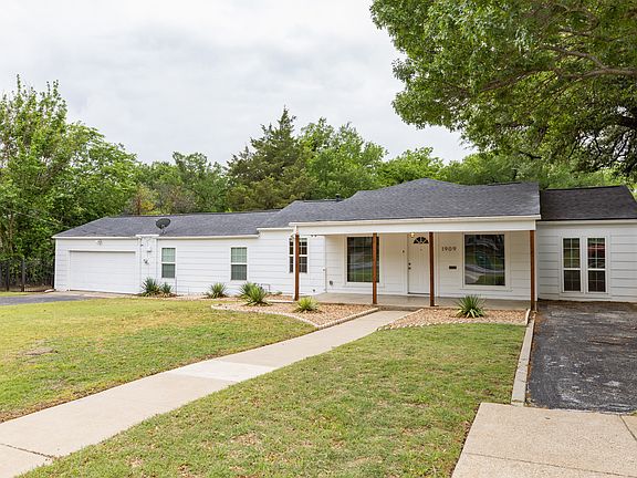 2nd image of 1909 Bluebonnet Dr