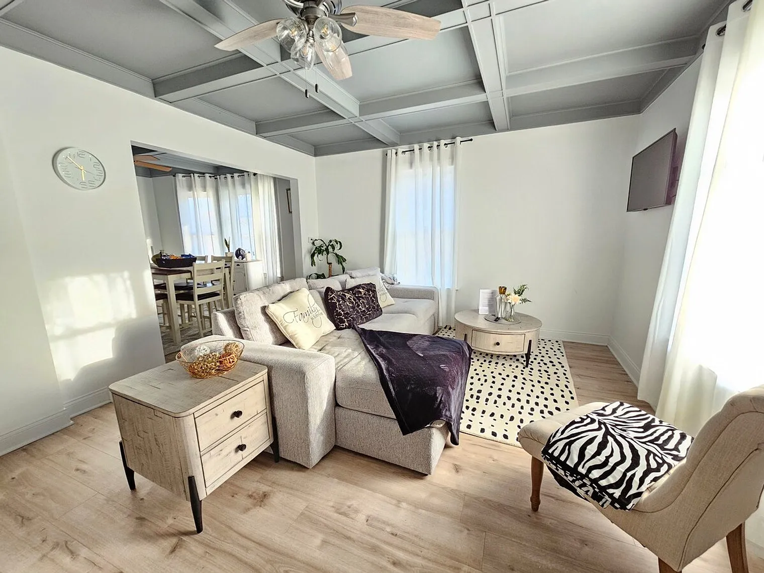 5 bed, 2.0 bath, $9,820 — Photo 3