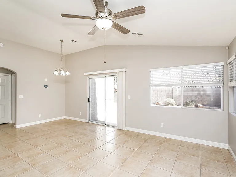 716 Castlebridge Ave — Photo 5
