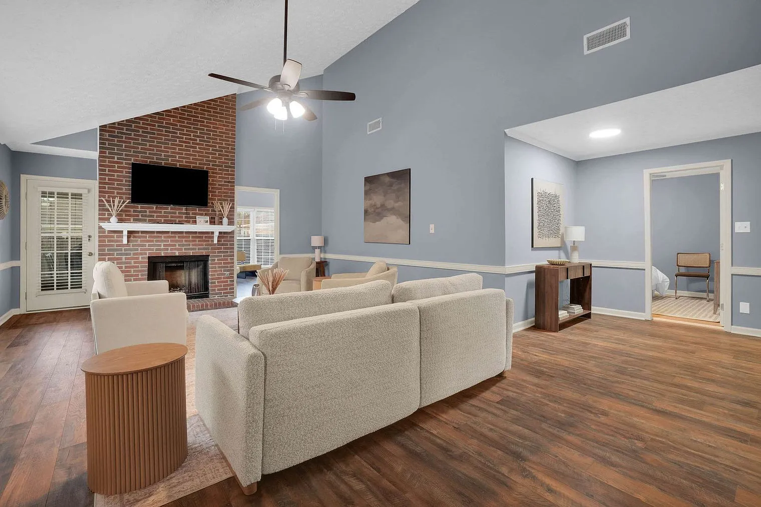 4 bed, 2.0 bath, 1969 sqft, $6,335 — Photo 4