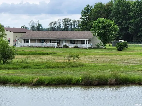 7969 Shamrock Rd, Tamaroa, IL 62888