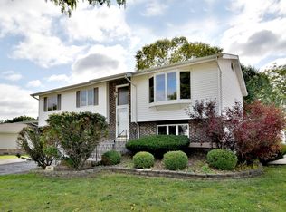 1835 W Amelia Ln, Addison, IL 60101