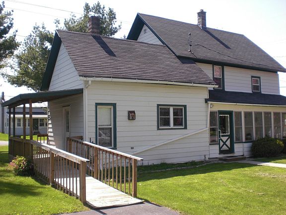 2nd image of 35 Parker St