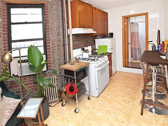 2nd image of 123 Ludlow St APT 17