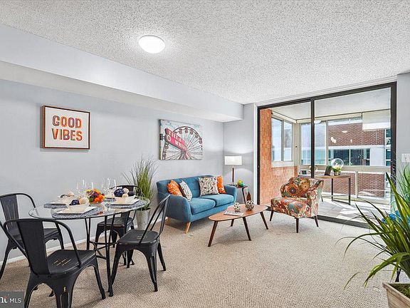 3rd image of 1001 N Vermont St APT 606