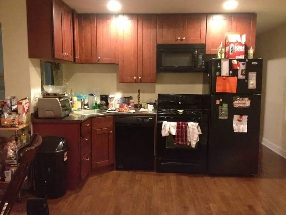 2nd image of 1603 Diamond St #3