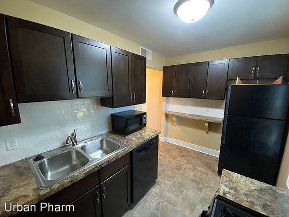4th image of 469 Crescent St NE #467