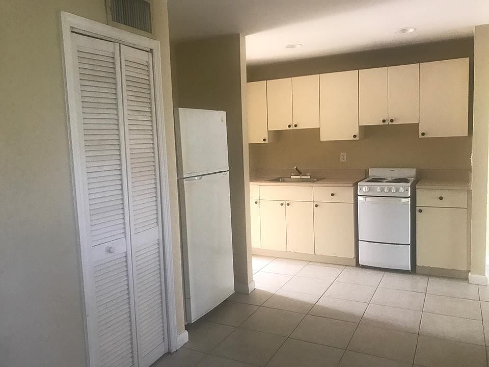 1st image of 211 N K St APT B