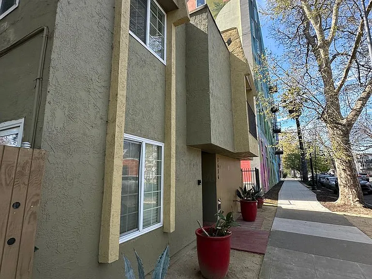 Boutique Apartments in Boulevard Park, Includes Gated, Covered Parking! — Photo 16
