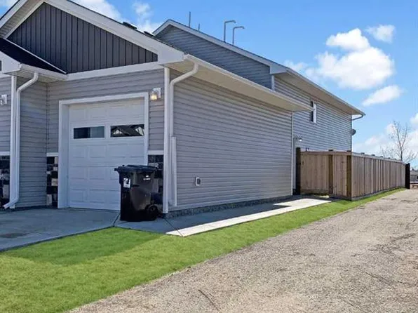 9607 113th Ave #1, Grande Prairie County No. 1, AB T8X 5C5