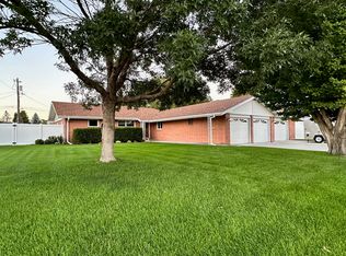 2105 Cedarberry Rd, North Platte, NE 69101