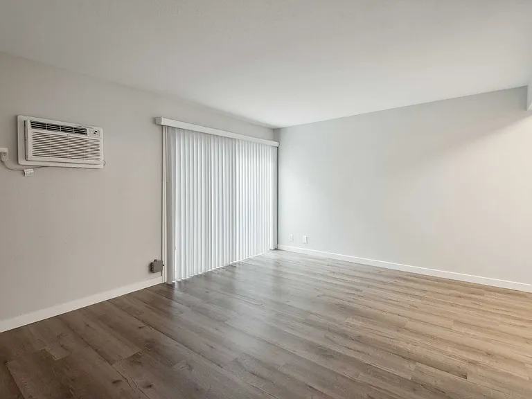 Fisher Court Apartments — Photo 18