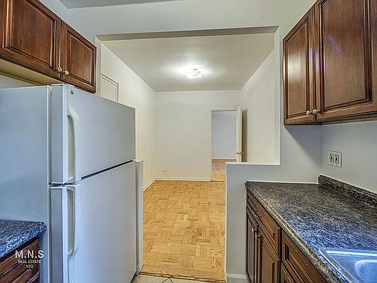 2nd image of 711 W End Ave APT 2AN