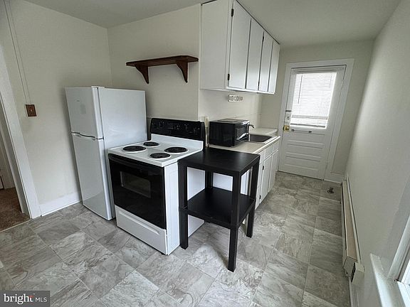 4th image of 41 E Patrick St #2