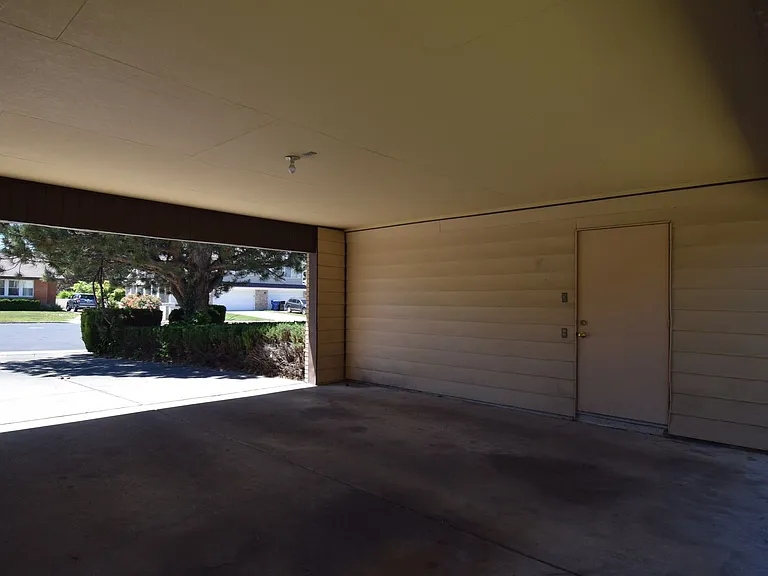 1885 E Jeremy Ct — Photo 5