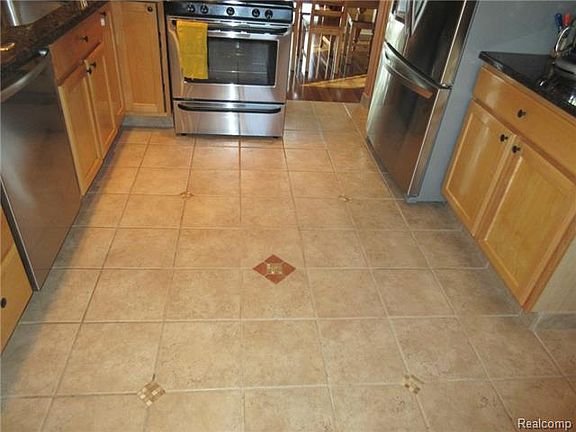 3rd image of 31684 Bear Creek Blvd