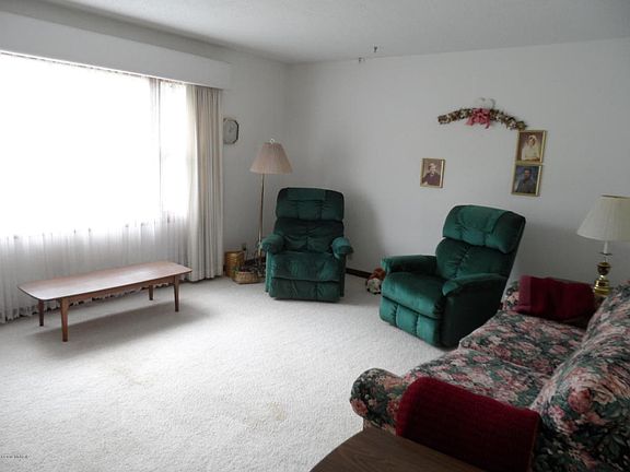3rd image of 3629 109th Ave