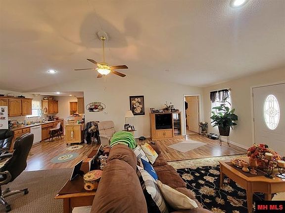 4th image of 331 Wyandotte Dr