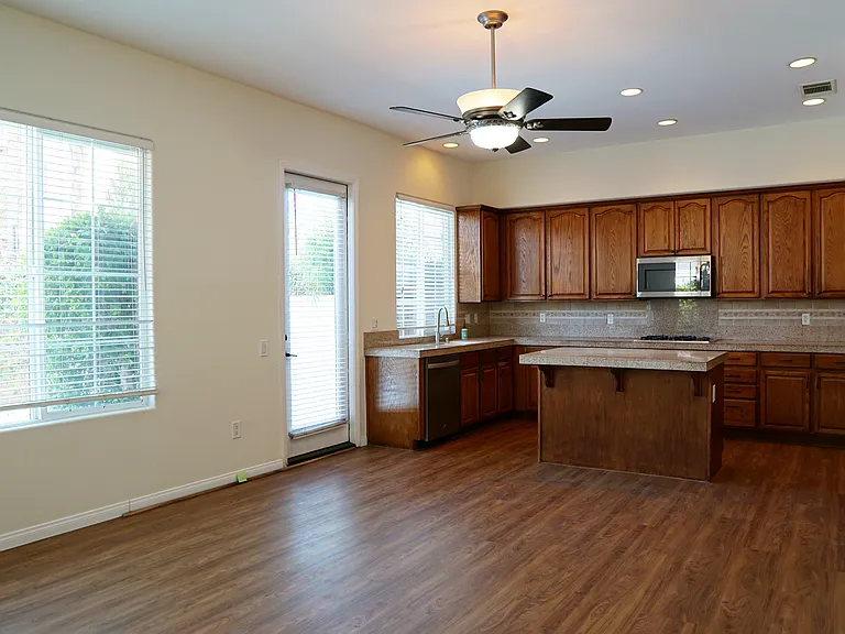 1816 Pintura Cir W — Photo 9