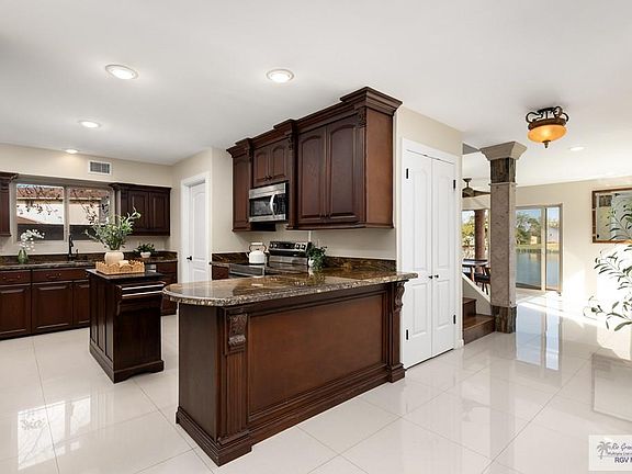 3rd image of 84 Arien Ct