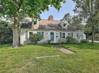 10 Roosevelt Ave, Lincoln, RI 02865