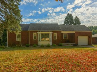 486 Scotland Ln, New Castle, PA 16101