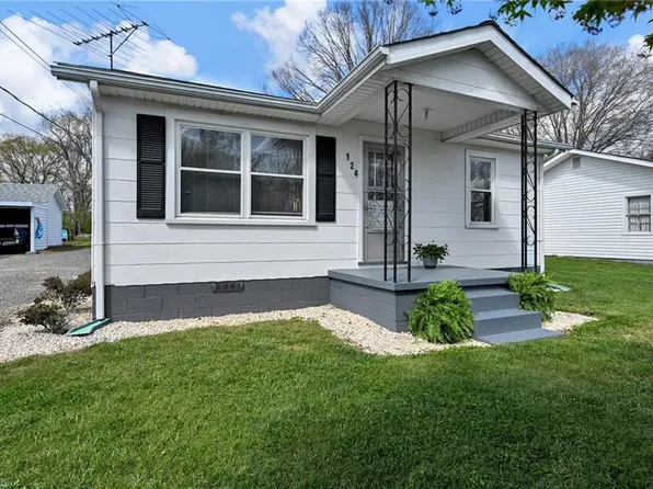 124 Mantle Ave, Mount Airy, NC 27030