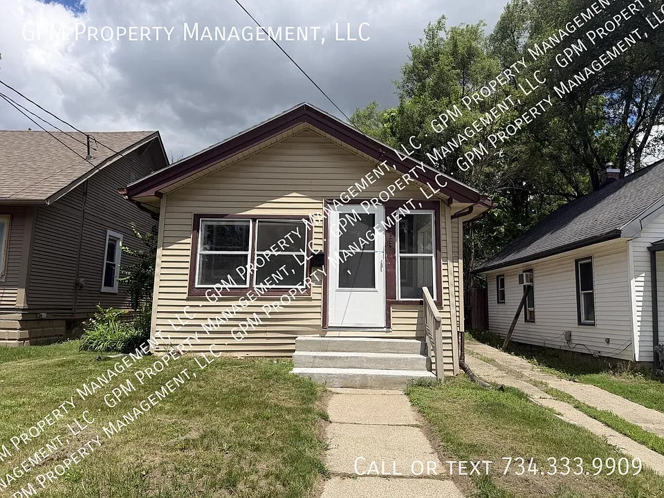 385 Central Ave