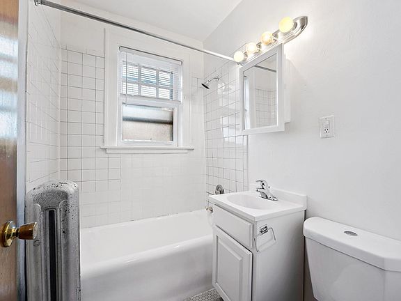 5th image of 4703 N Beacon St #S