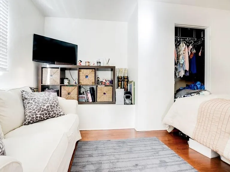 whole Bedroom view ( 1 tenants style)