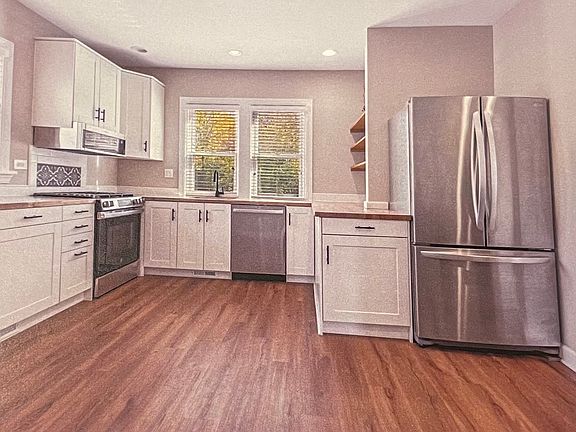3rd image of 109 Dundee Ave