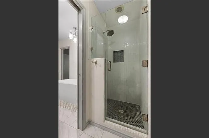 5429 Collinwood Ave — Photo 9