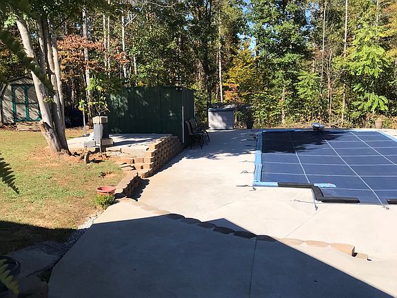 2nd image of 433 Blackberry Ln