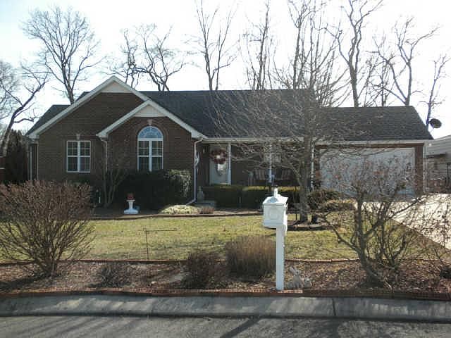 1st image of 125 Hazelwood Ln