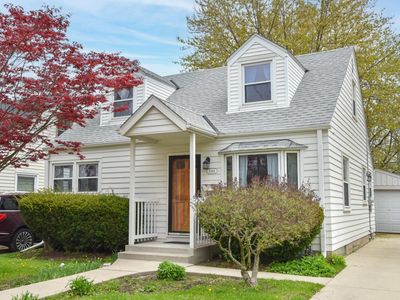 5958 North Lydell AVENUE, Whitefish Bay, WI, 53217