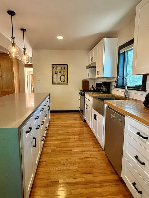 2 bed, 1116 sqft, $2,700 — Photo 2