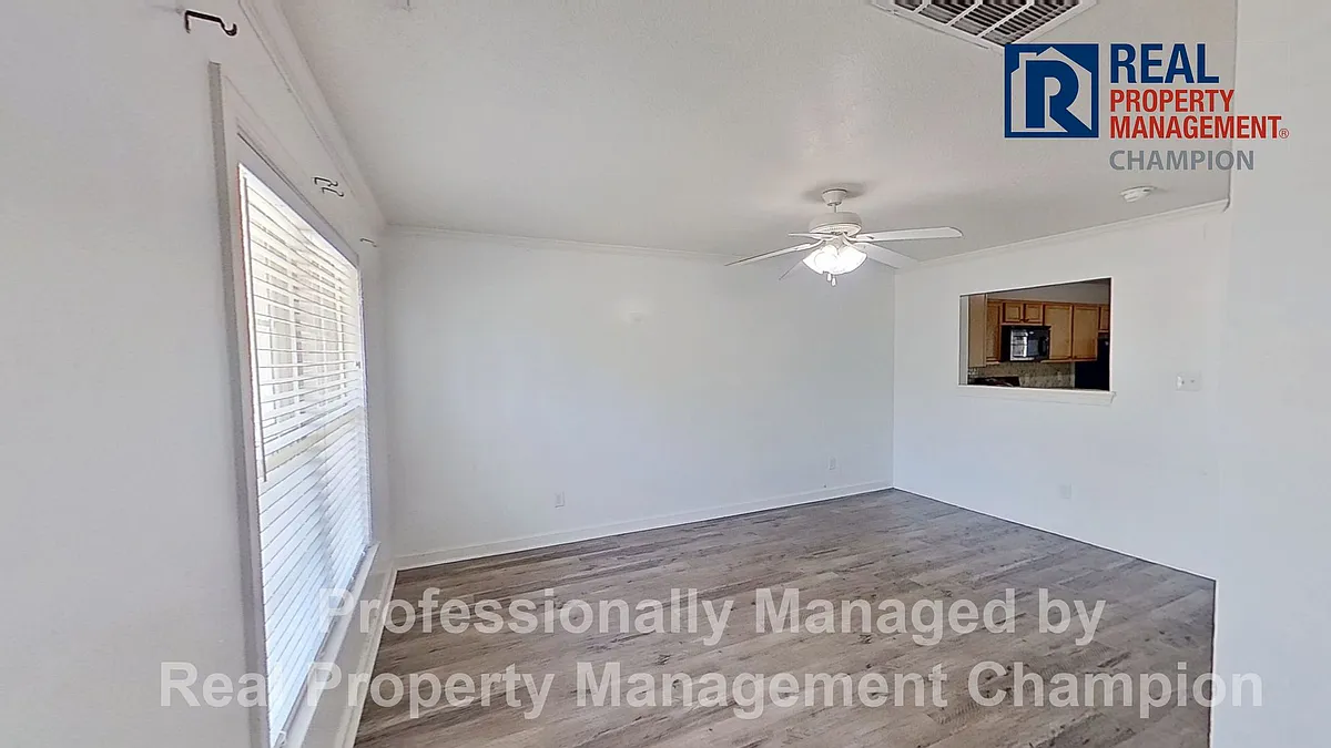 Building Photo - 102 Springwood Dr
