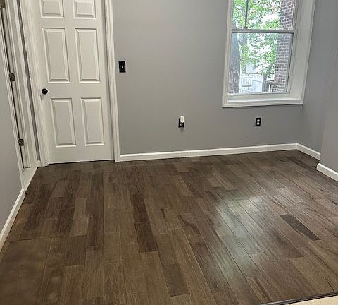 4th image of 108 1/2 Peabody Pl #1