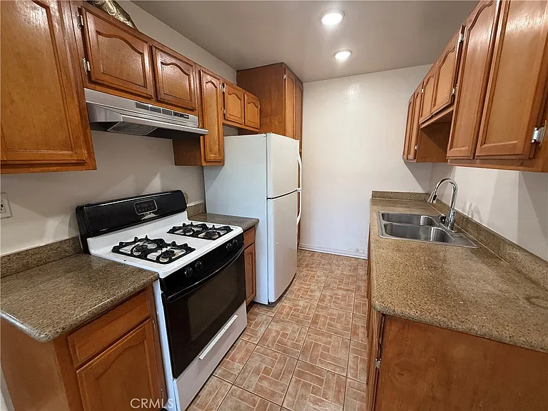 10238 Woodworth Ave #5 — Photo 4