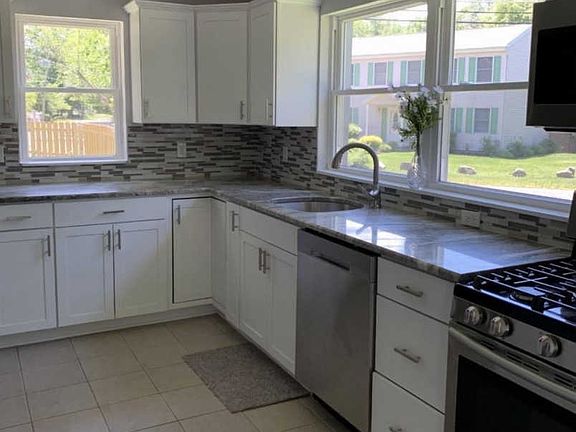 4th image of 2 E Lakeshore Dr