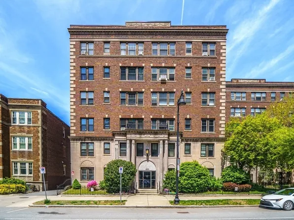 2003 Commonwealth Ave APT 34, Brighton, MA 02135