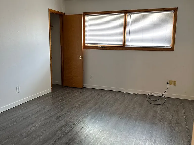 1108 Grant Ave #1-8 — Photo 2