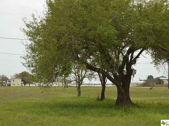 3rd image of 466 Stovall Dr