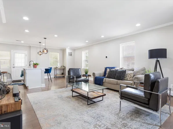842 N Augusta Ave, Baltimore, MD 21229