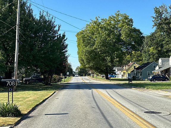 4th image of 709 S Moore Rd