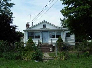 21 Broadway, West Babylon, NY 11704
