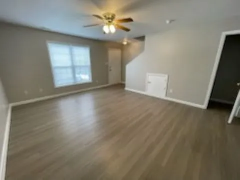 1009 22nd St NE #B — Photo 4