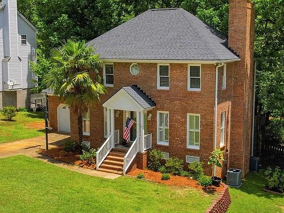 3rd image of 505 Mallard Lakes Dr