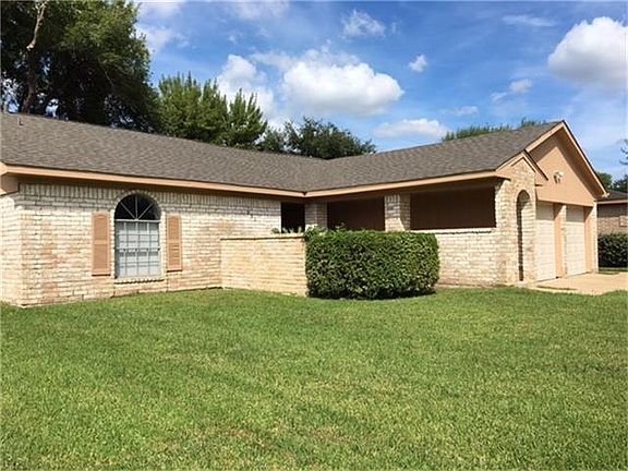 2nd image of 930 Summers Dr